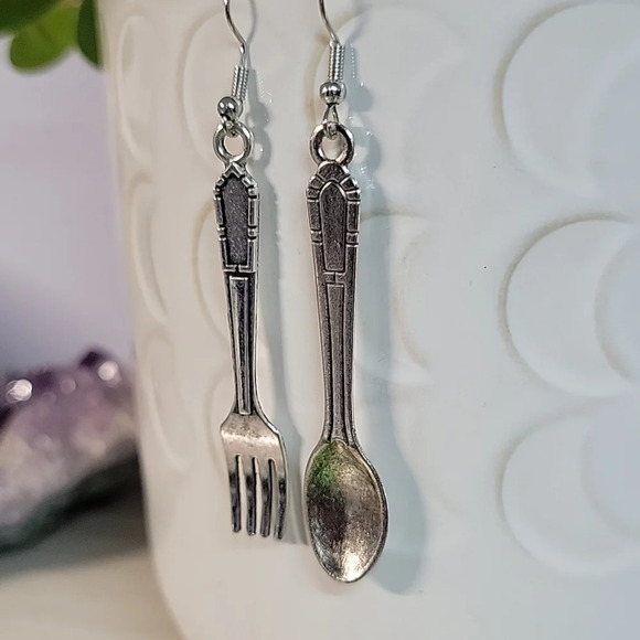 🔥LAST PAIR🔥 Silverware Drop Earrings - Picture 2 of 5